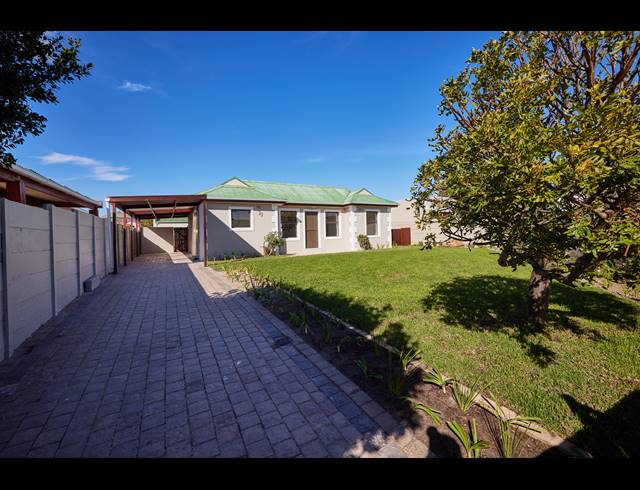 3 BEDROOM FREEHOLD FOR SALE IN MILKWOOD PARK